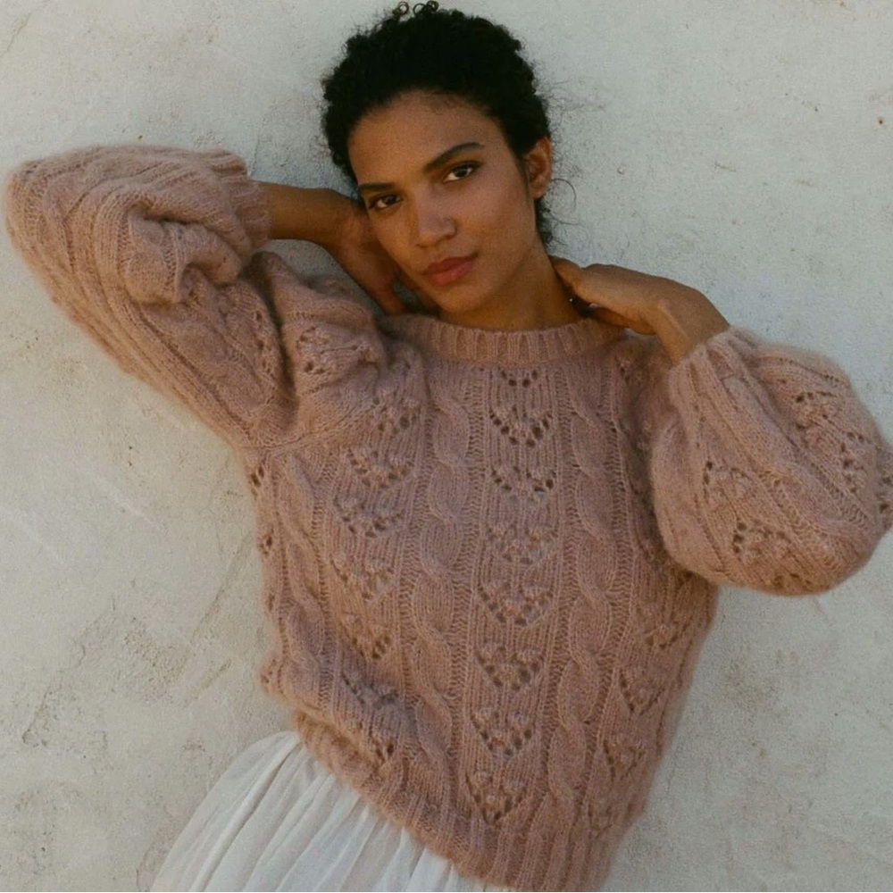 Doen Tan Tudor Crew Neck Sweater